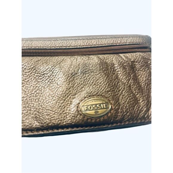 Fossil Explorer Flip Clutch - Picture 2 of 7